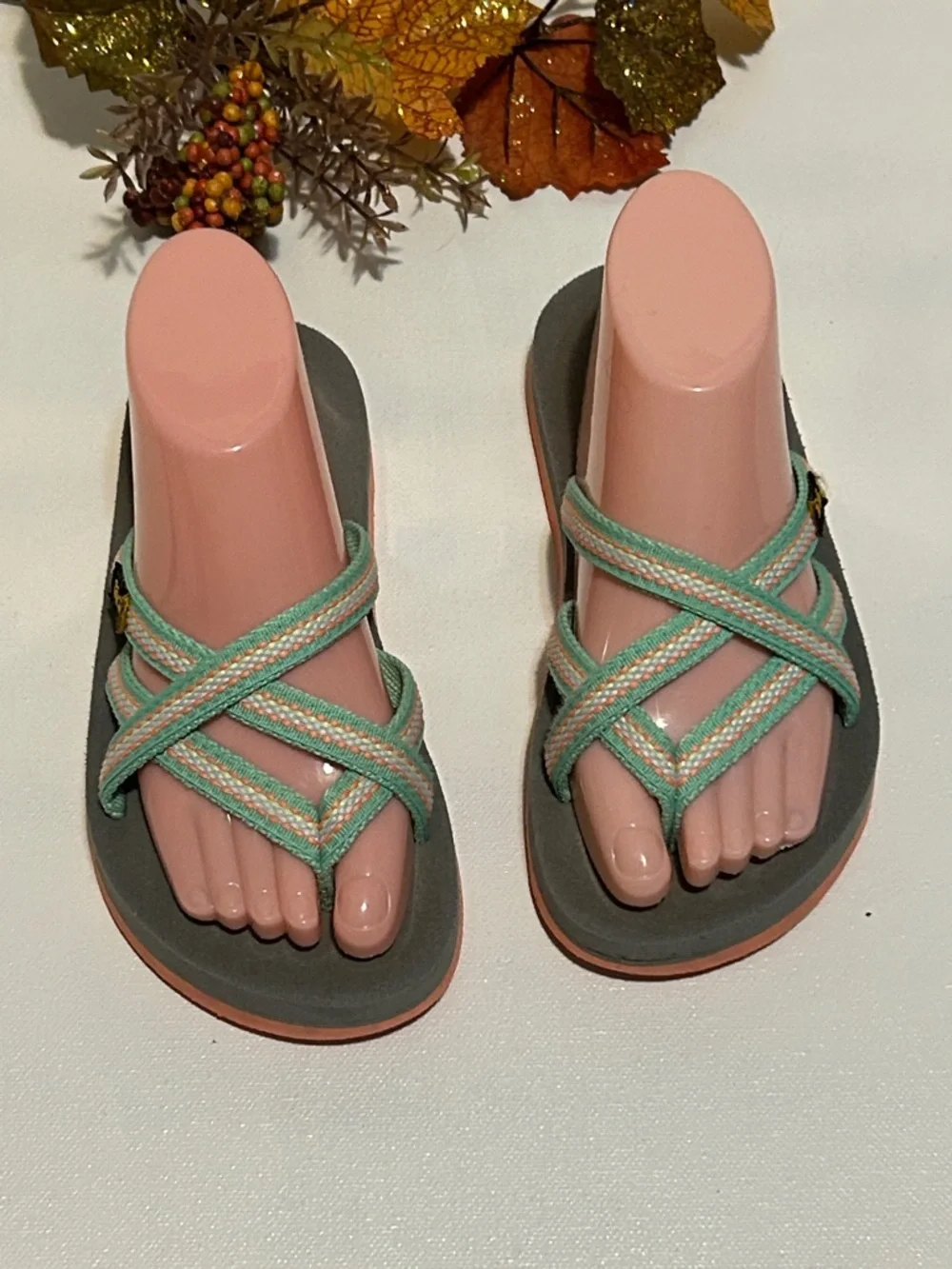 Women’s Cross-Strap Sandals in Mint Green